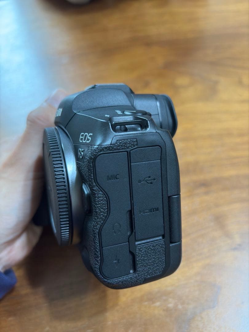 美品 Canon EOS R5 ミラーレス一眼 シャッター回数2744枚