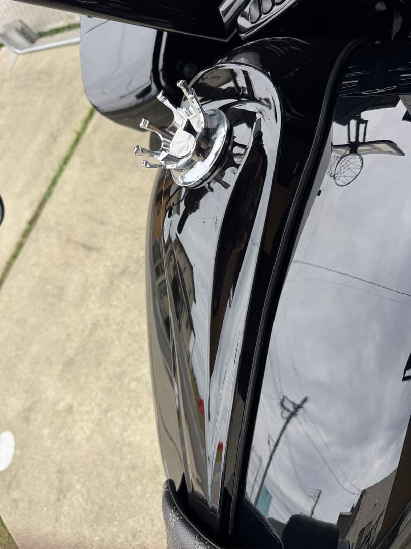 ロードグライド　ストリートグライド　スリムタンクコンソール　キャップ付き