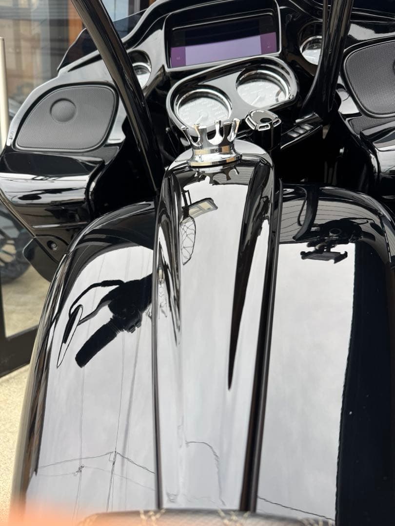 ロードグライド　ストリートグライド　スリムタンクコンソール　キャップ付き