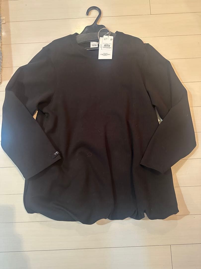 お値下げ　【YENN】バルーンチュニックプルオーバー　ブラック新品未使用品