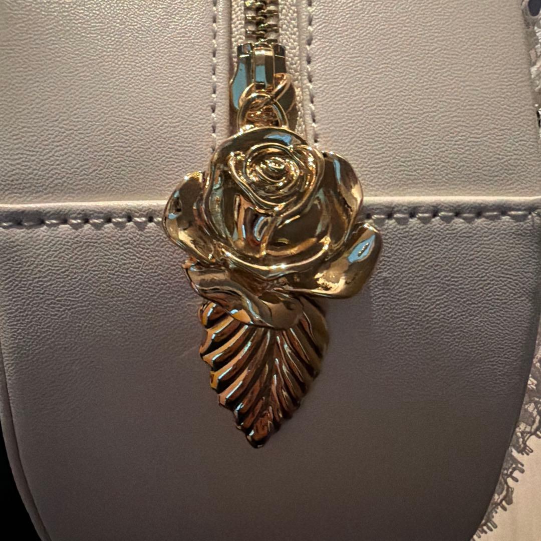 ATTENTIONのバッグ