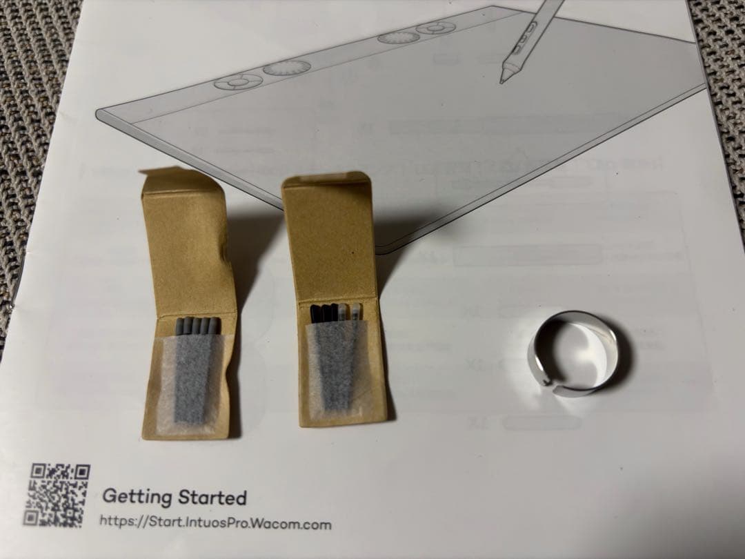 【ほぼ新品未使用】Wacom Intuos Pro Medium