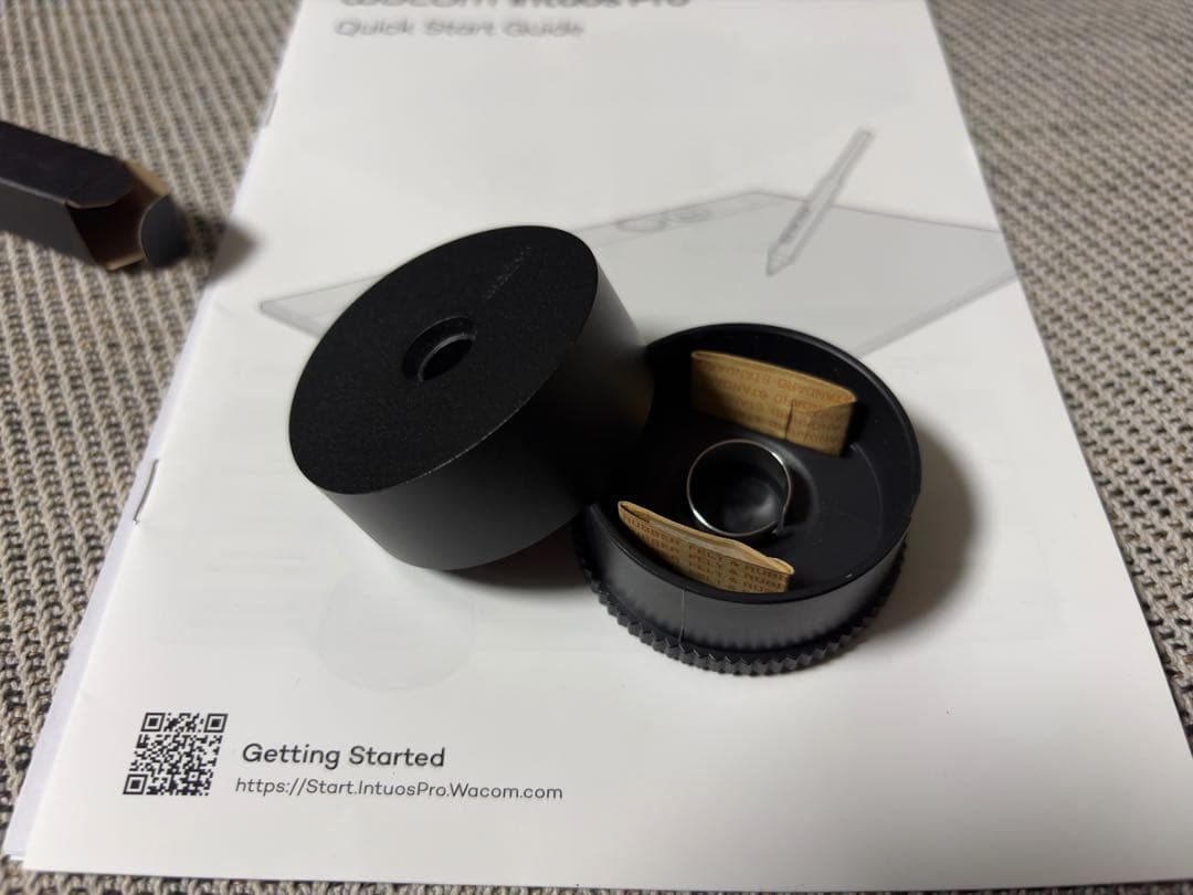 【ほぼ新品未使用】Wacom Intuos Pro Medium