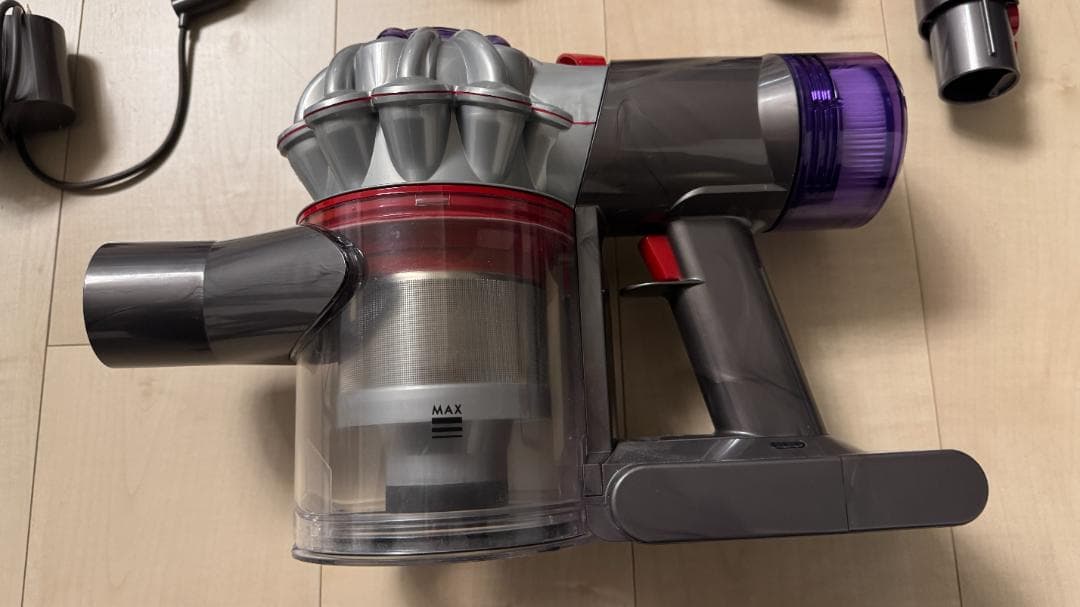 ダイソン　Dyson V8 Focus Clean HH15 シルバー
