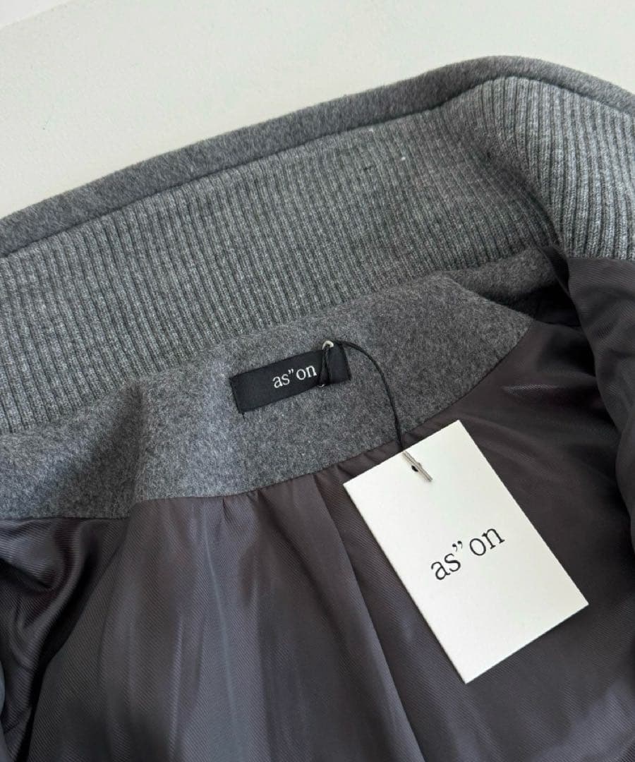 as' on グレー ショートジャケット