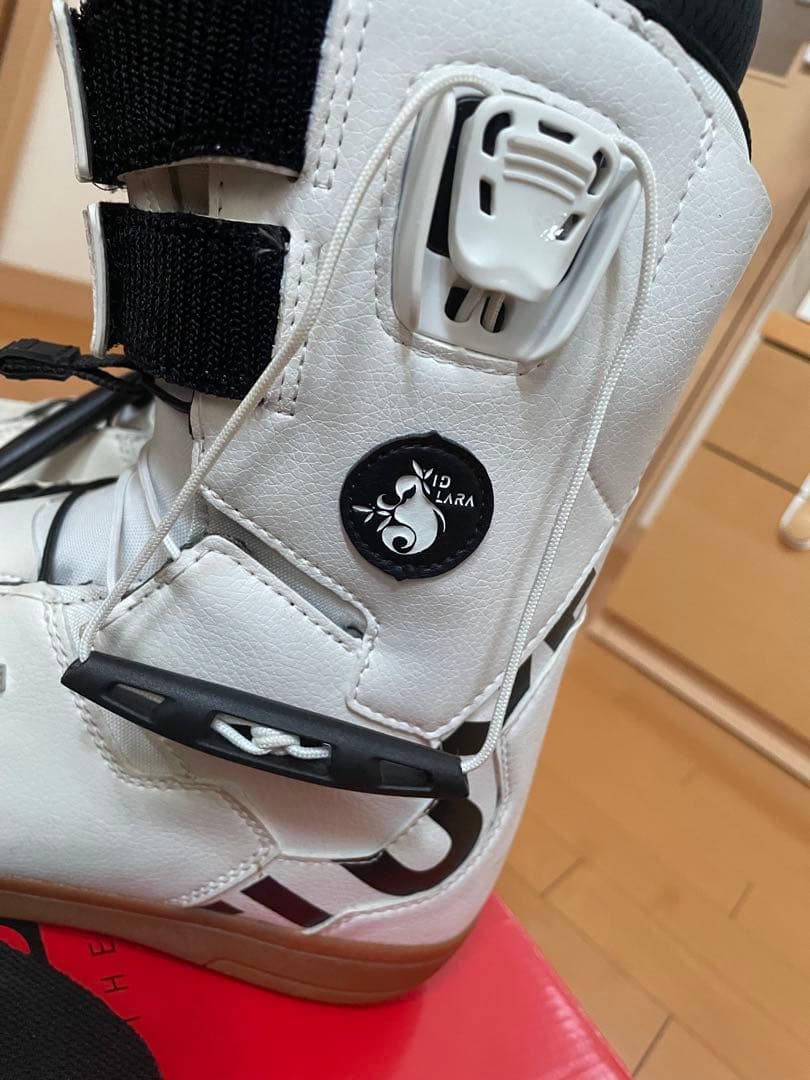 DEELUXE TEAM ID LTD. LARA ホワイト 23.5cm