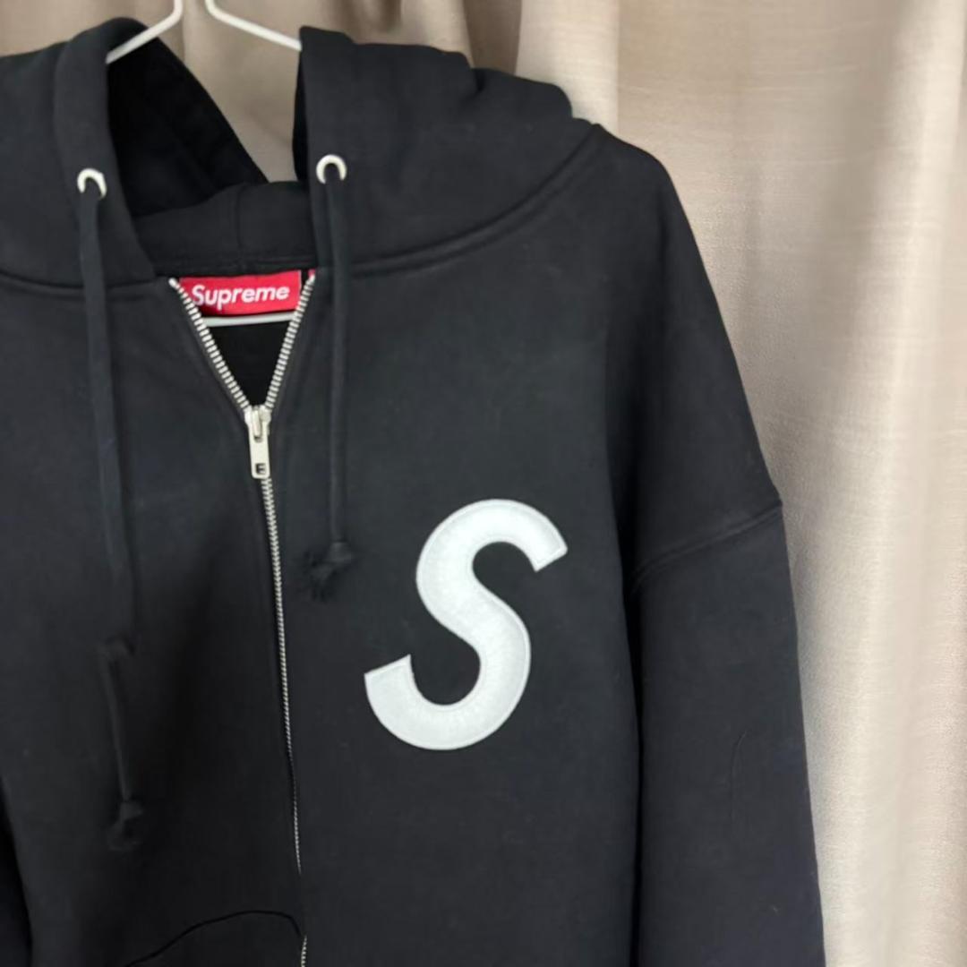 Sロゴパーカー　Lサイズ