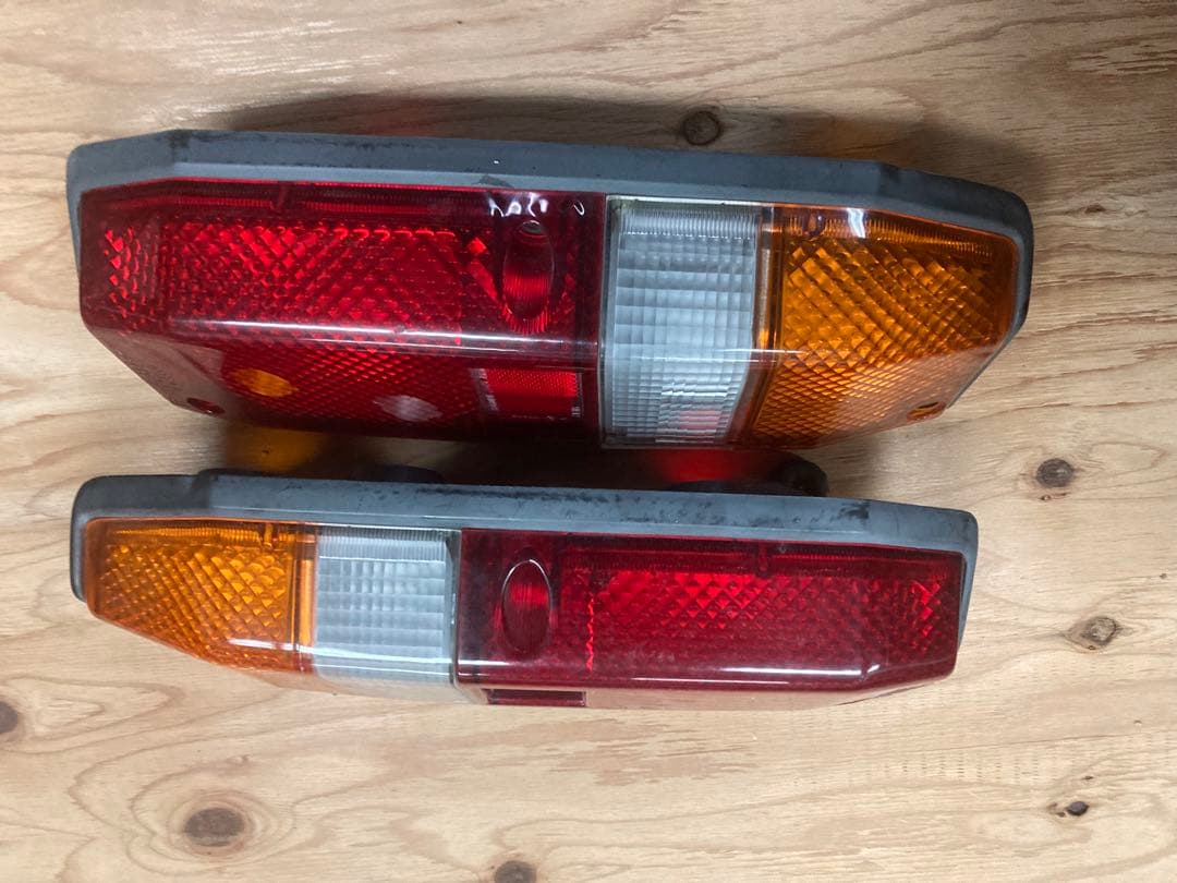 ランドクルーザー71 73 純正テールランプ 左右TOYOTA ランクル70