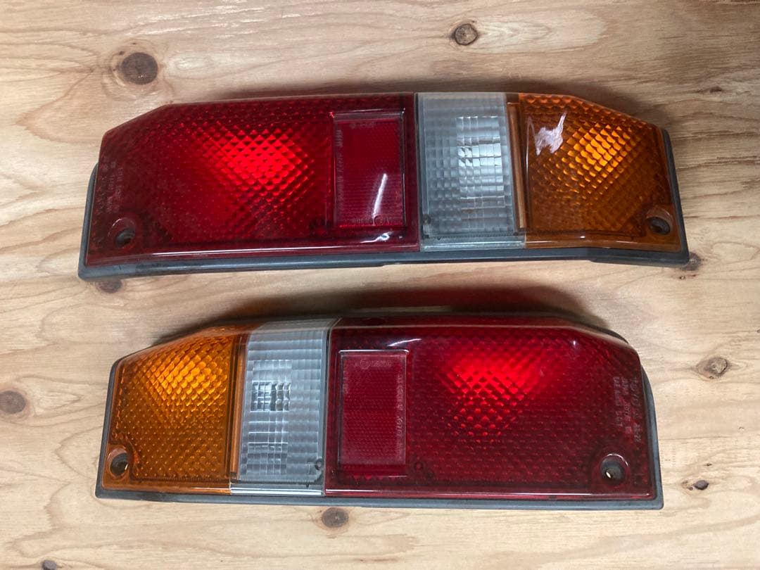 ランドクルーザー71 73 純正テールランプ 左右TOYOTA ランクル70