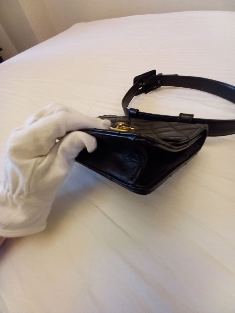 CHANEL ブラック ボディバッグ キルティング