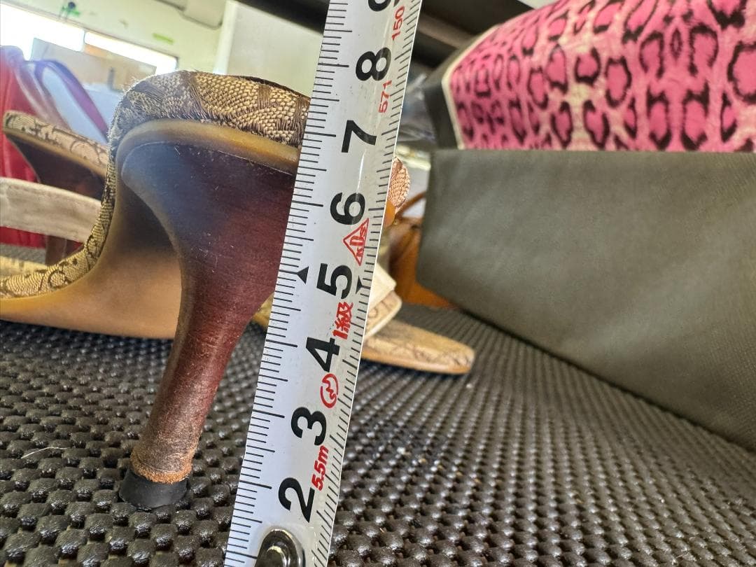 (4274W3)*ディオール クリーム ロゴ プレート ヒール