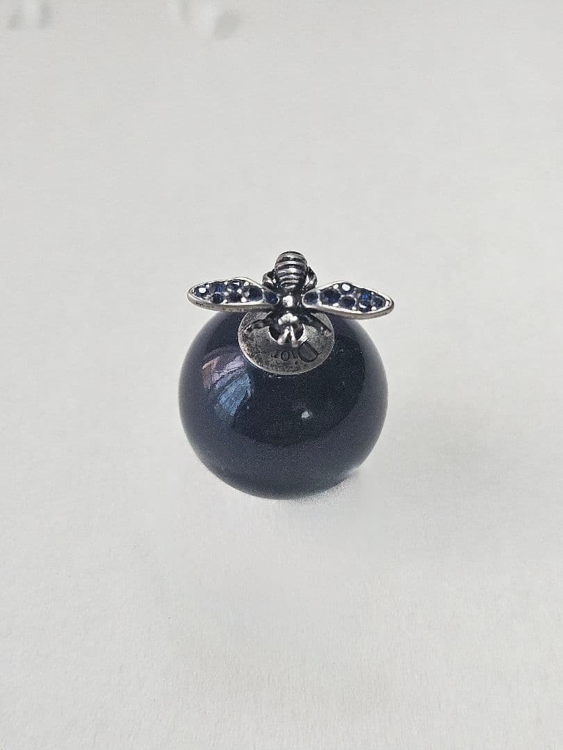 Dior ディオール ネイビー蜂デザイン　スタッドピアス　片方