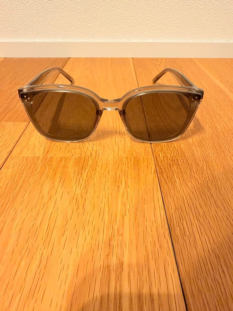 ジェントルモンスター BY グレー　灰色【新品、未使用】