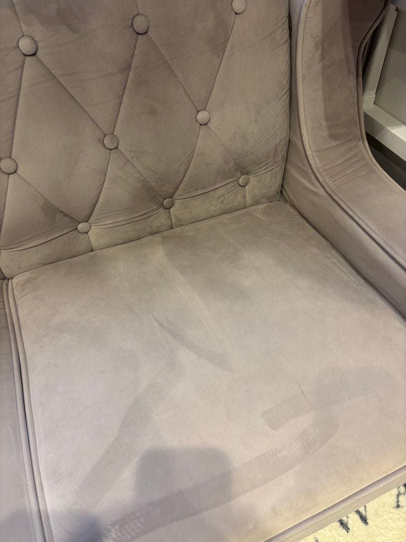 グレー 2人掛けソファ ボタン留めデザイン