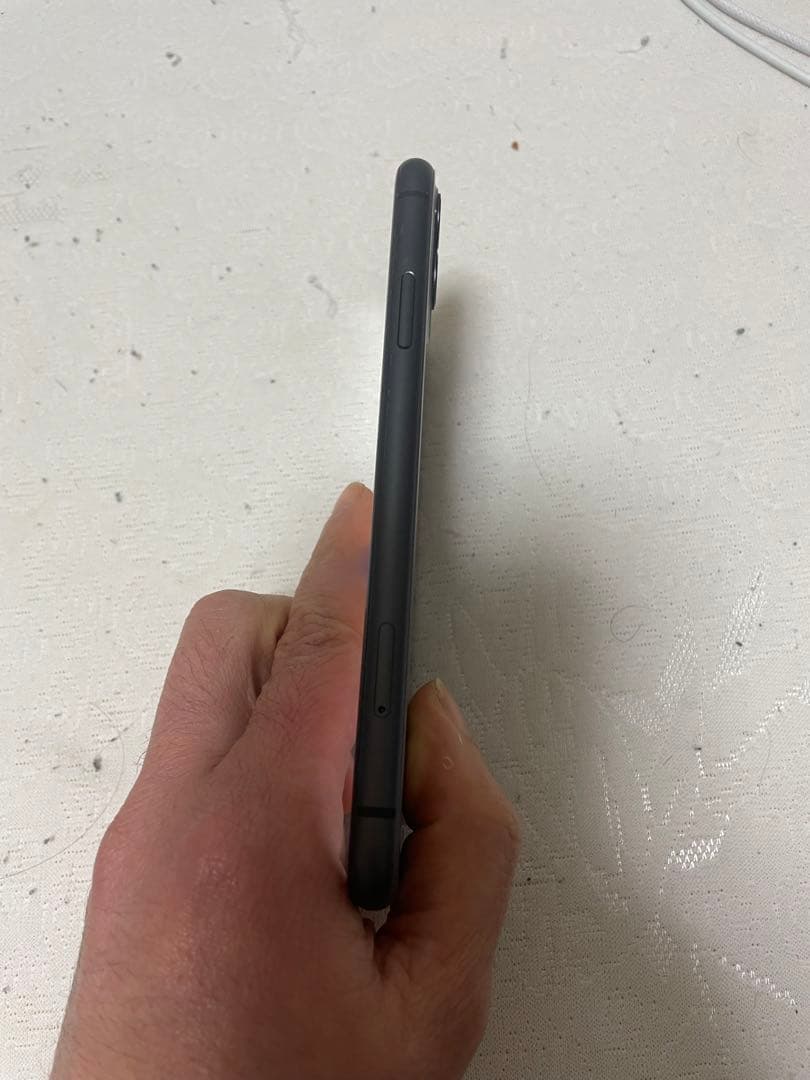 Apple iPhone 11 64GB simフリー