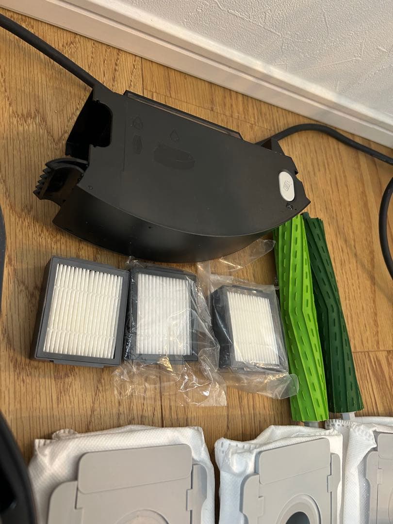 新品パーツ多数　ルンバ i3+ ロボット掃除機 アイロボット クリーンベース