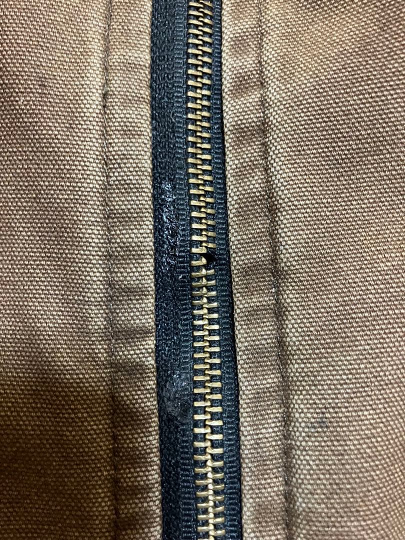 カーハート　ダックベスト　usa製　フェード　ボロ　ダークブラウン　中綿