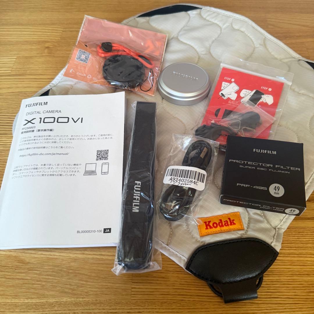 Fujifilm X100vi コンパクトデジタルカメラ　※箱無し