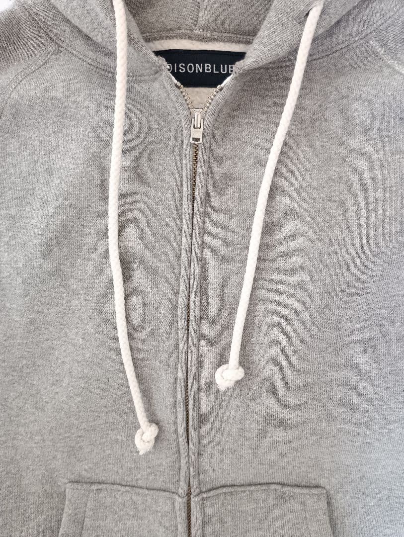 タグつき未使用　SLIM FIT ZIP HOODIE