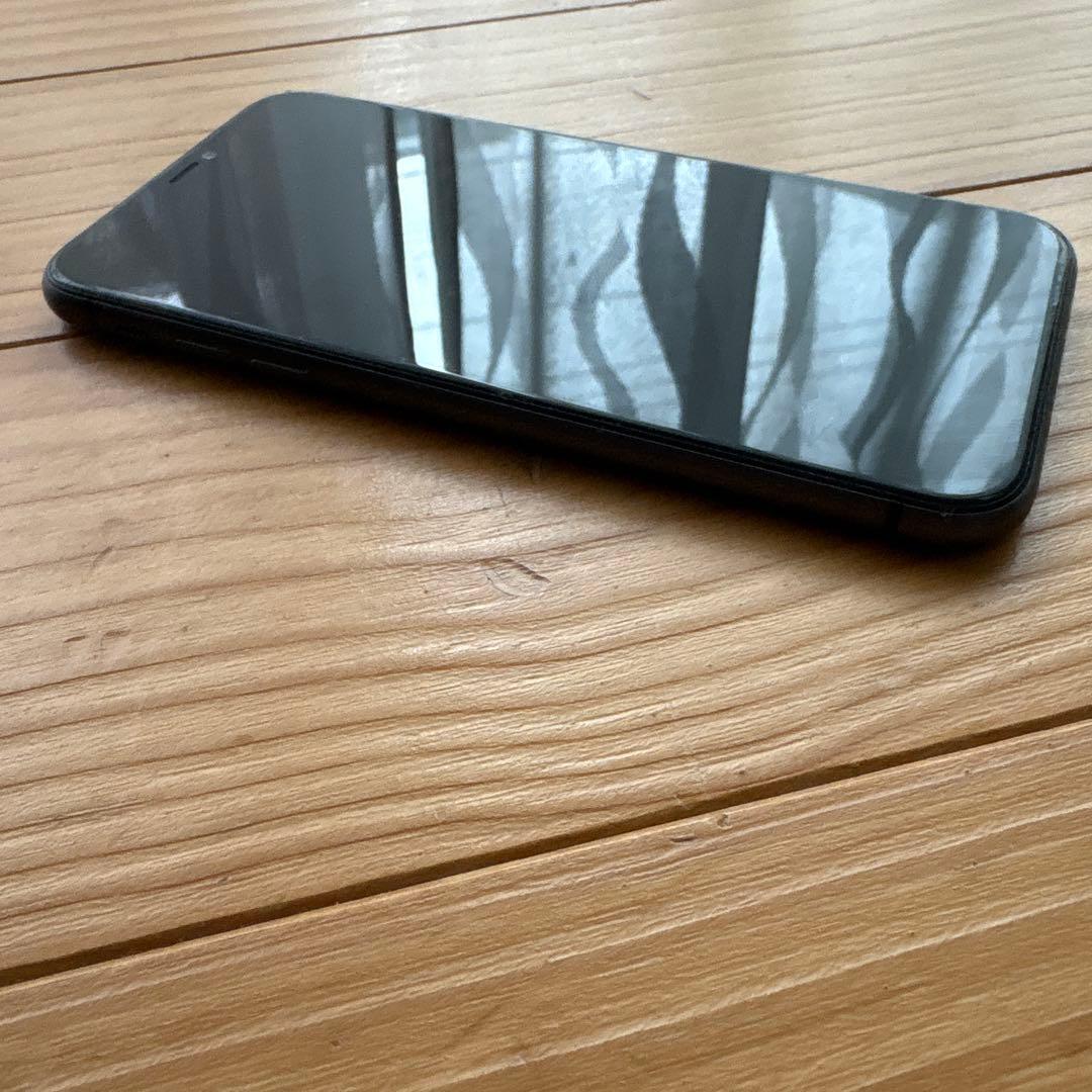 Apple iPhone 11 ブラック本体