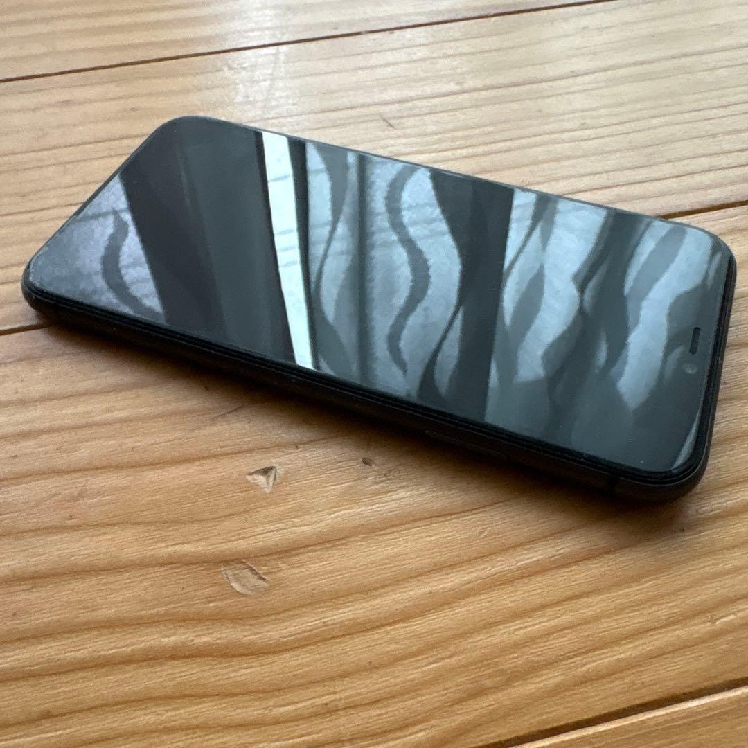 Apple iPhone 11 ブラック本体