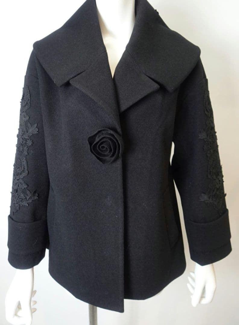 カリーナスーパービューティー　今季カタログ掲載ショートコート黒44XL新品