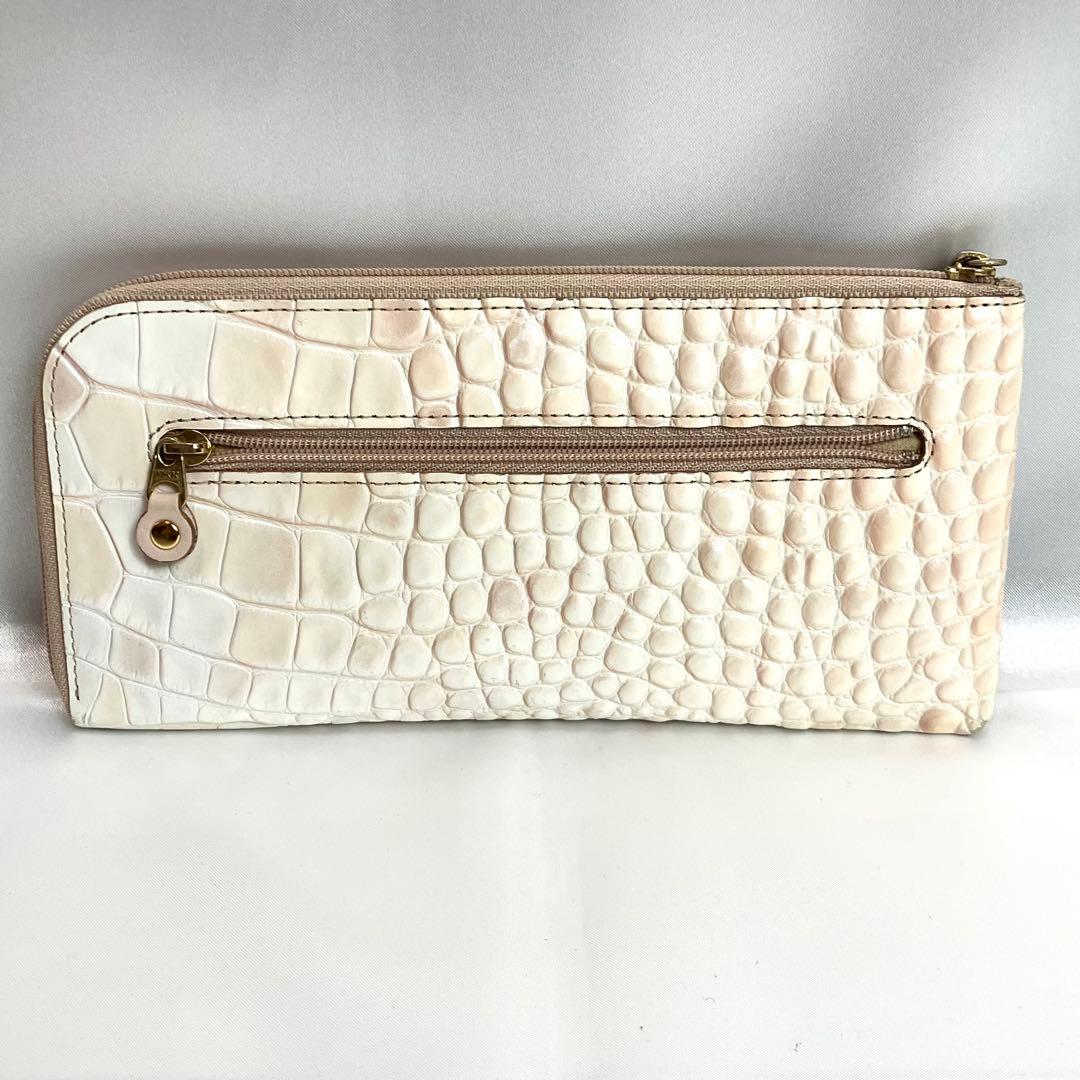 【美品】アタオ　長財布　L字ファスナー　クロコ型押し　ロゴ金具　チャーム