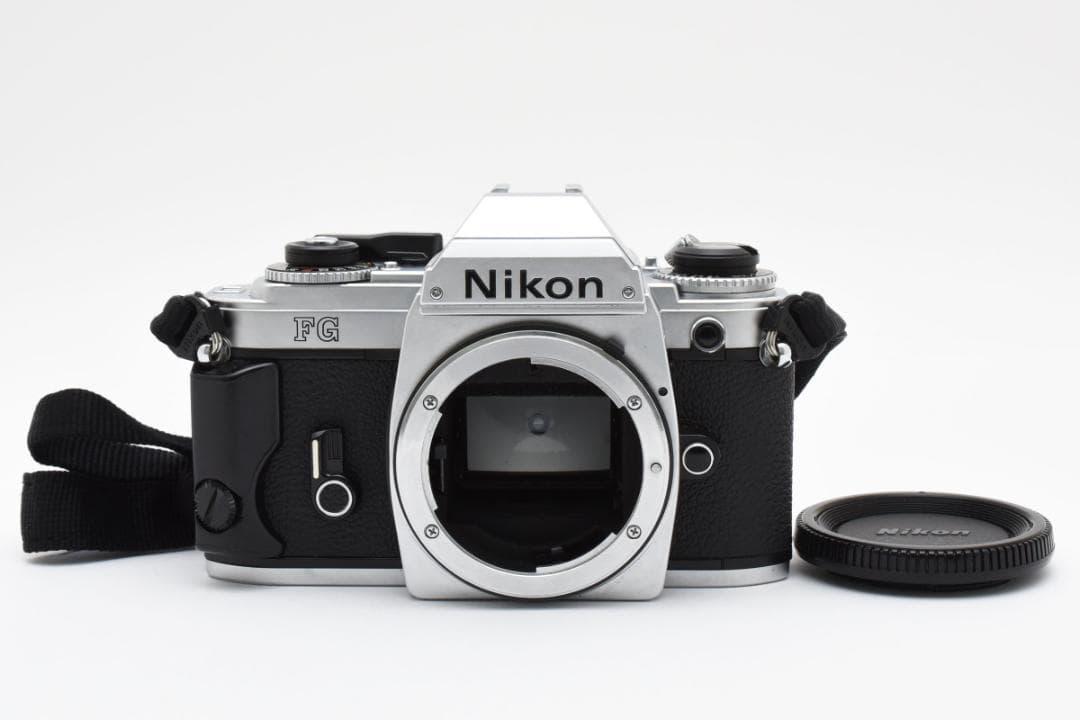 外観美品 NIKON FG シルバーフィルムカメラ　モルト新品交換済 M136