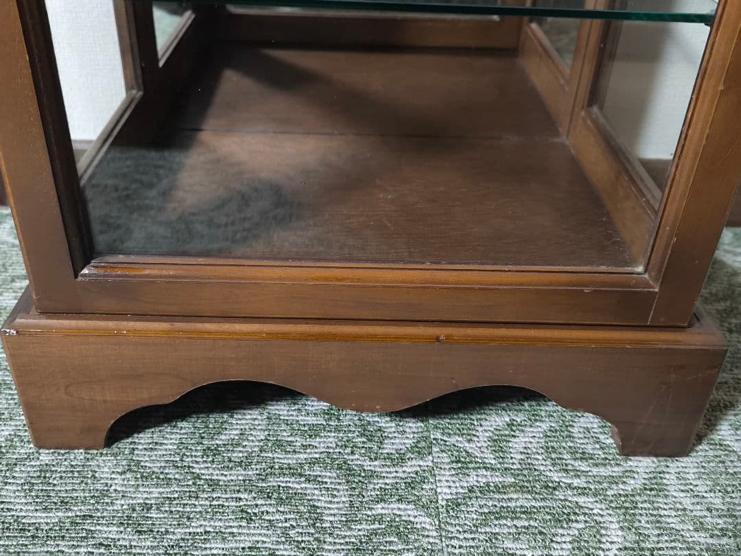 ガラスケース　ガラス飾り棚　キャビネット　コレクションケース　ショーケース