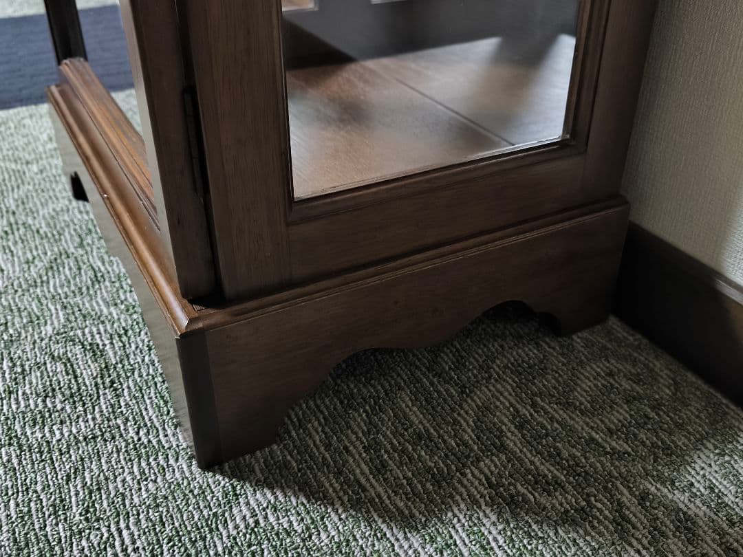 ガラスケース　ガラス飾り棚　キャビネット　コレクションケース　ショーケース