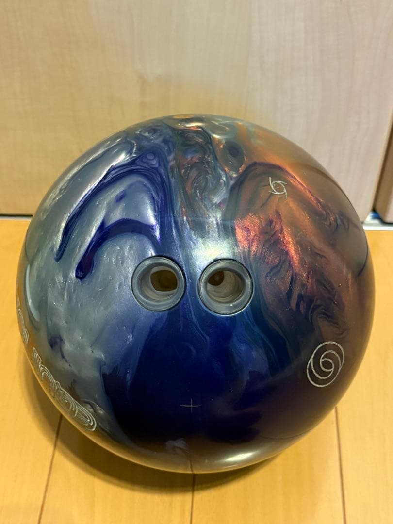 Equinox イクイノックス ボウリングボール 15ポンド