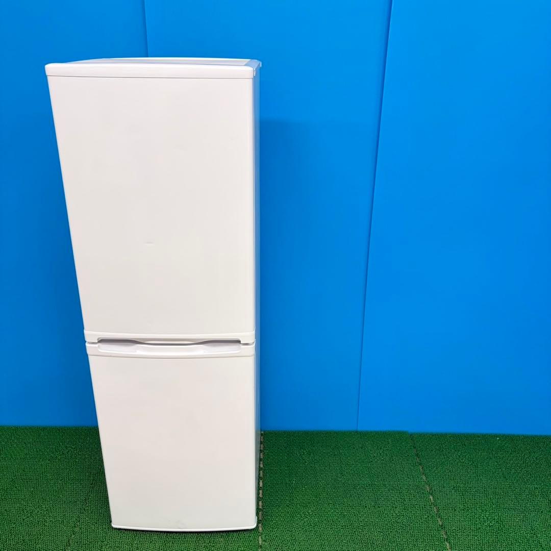 650ホワイト　2024年製　冷蔵庫　140L 小型　一人暮らし　2ドア　右開き