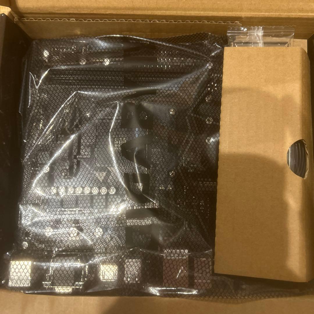 【未使用】GIGABYTE A520M S2H マザーボード