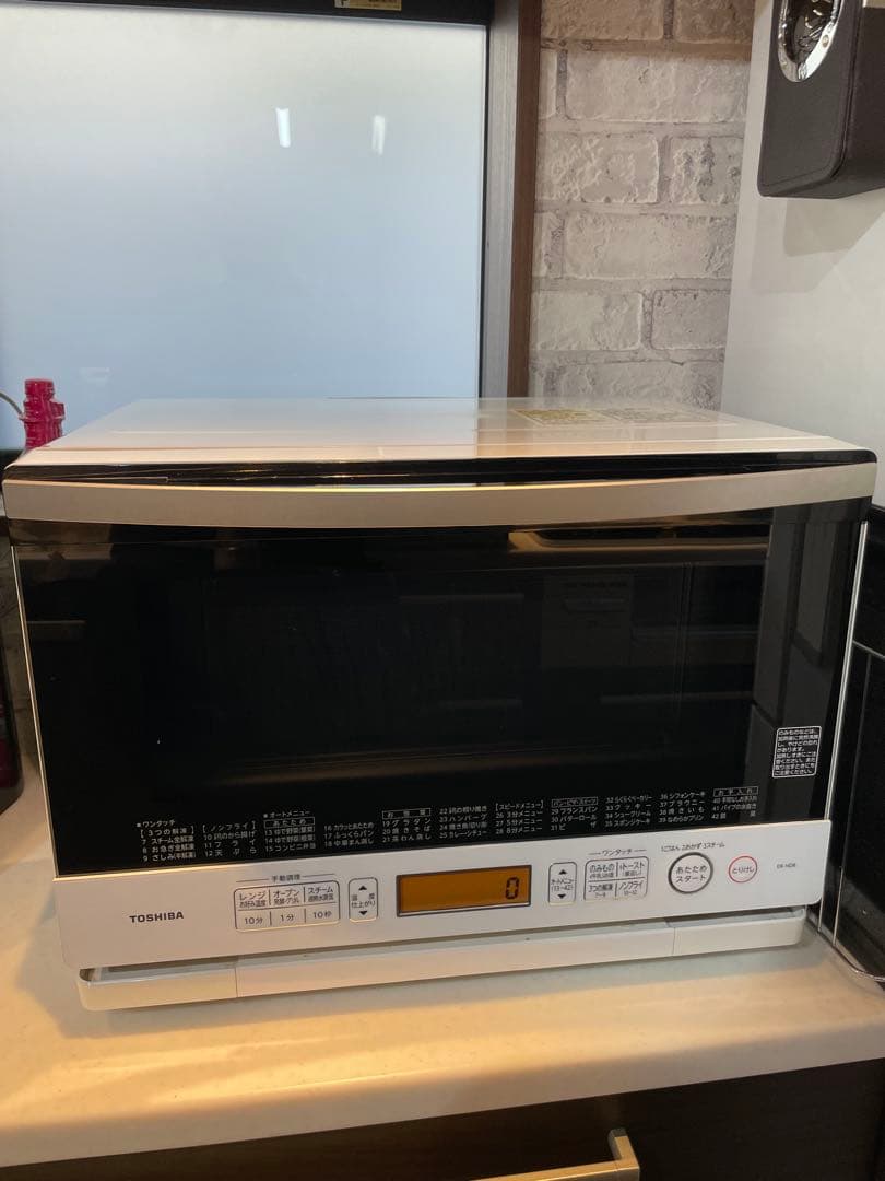 TOSHIBA定価58,000円過熱水蒸気オーブンレンジ石窯ドームER-ND8