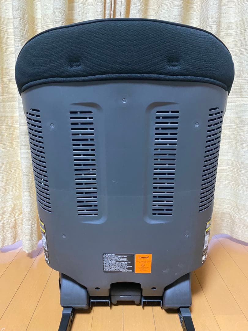 中古美品　コンビ　ジョイトリップアドバンス　ISOFIX 2024年製