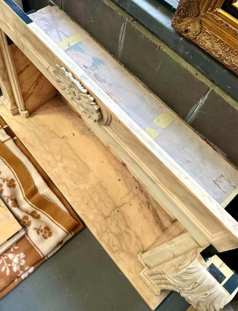 大理石製 マントルピース アイボリー系 彫刻装飾 アンティーク 幅150×高91