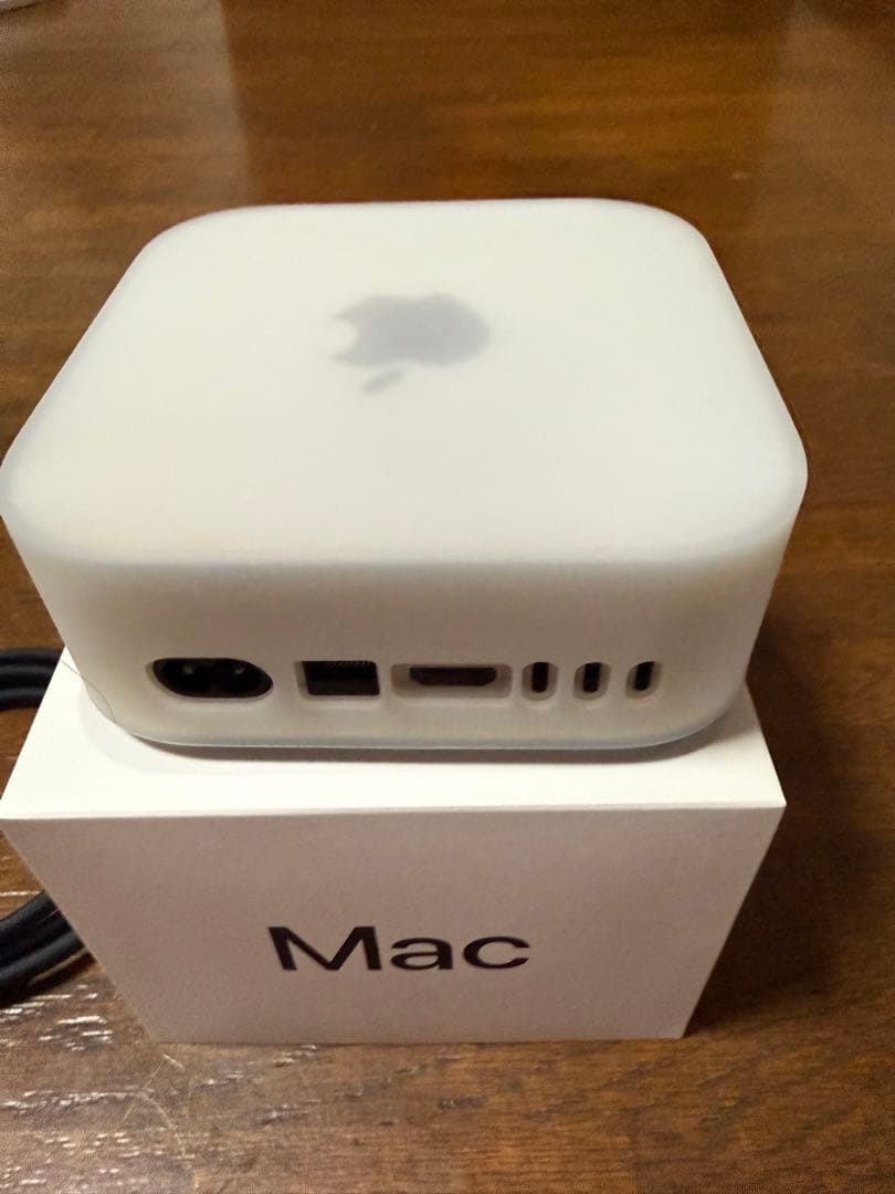 Apple Mac mini m4と箱付きマジックマウス　キーボード