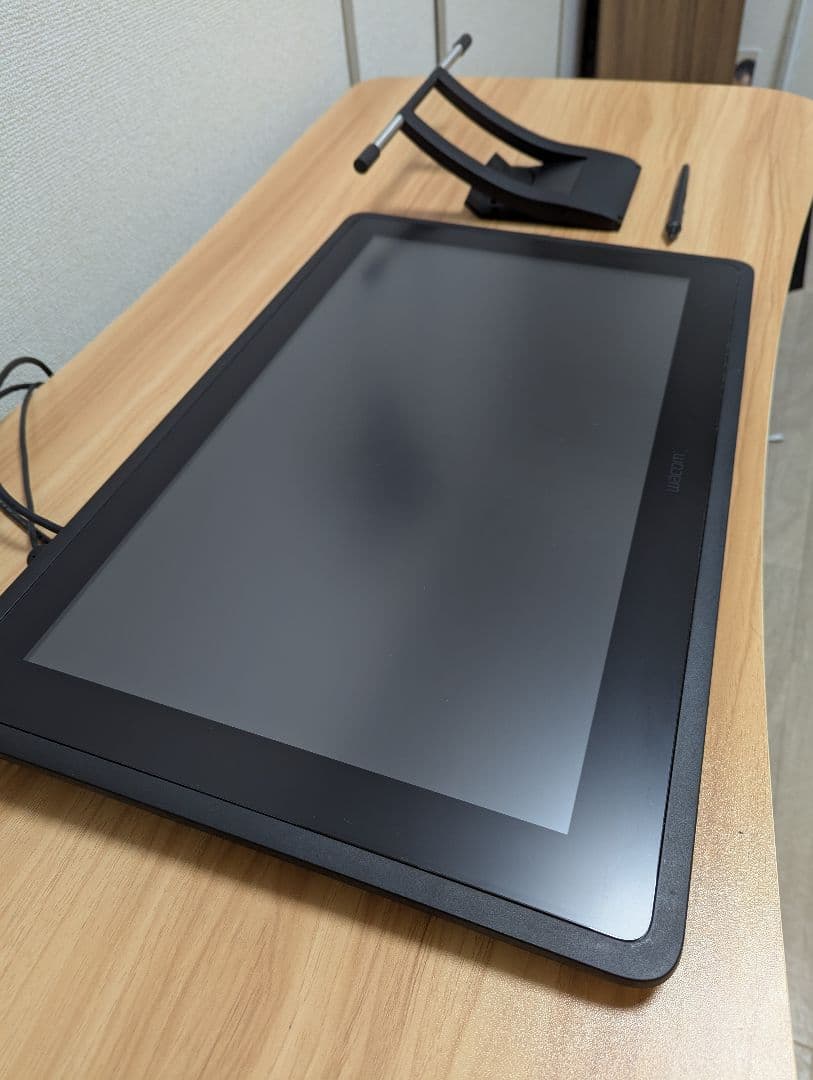 【中古美品】ワコム 液タブ Wacom Cintiq 22 ブラック