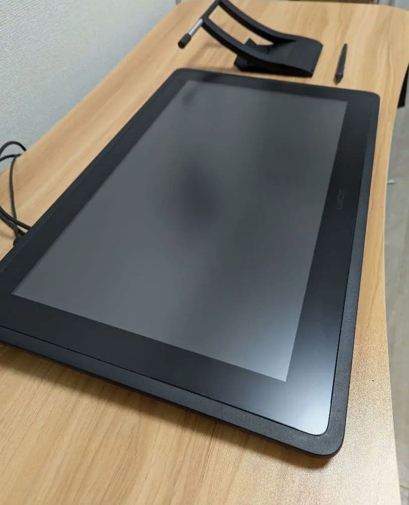 【中古美品】ワコム 液タブ Wacom Cintiq 22 ブラック