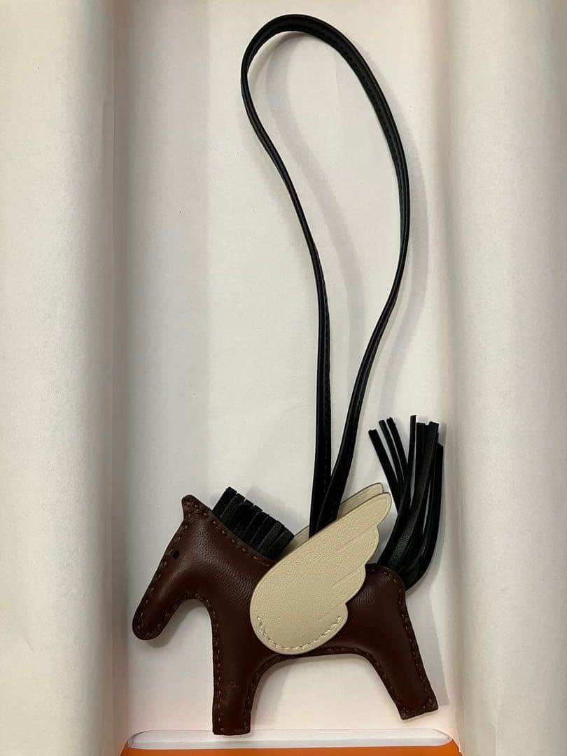 エルメス　チャーム ロデオ ペガサス　PM K刻印　茶色　白　黒