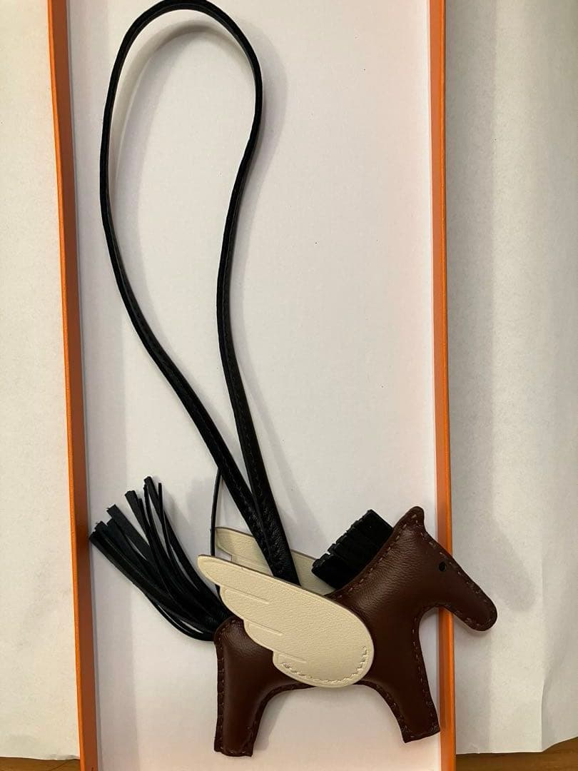 エルメス　チャーム ロデオ ペガサス　PM K刻印　茶色　白　黒