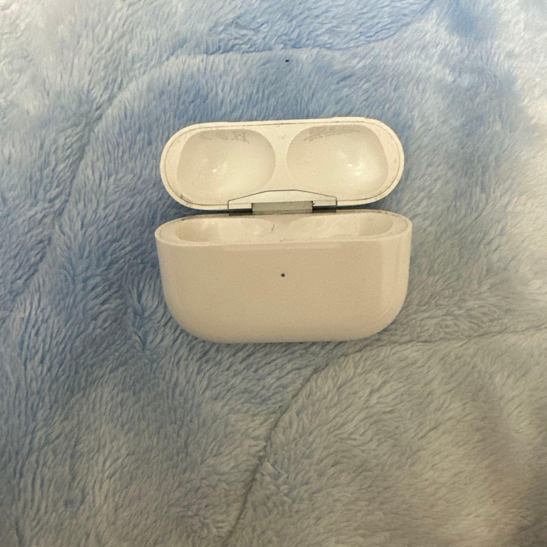 イヤホンケース ホワイト ライトニング充電左耳付き