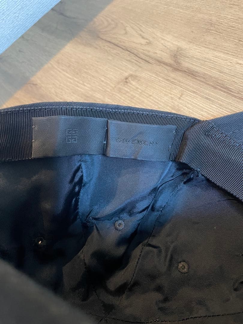 【1/12(月)12:10大幅値下げ】GIVENCHY ブラック キャップ