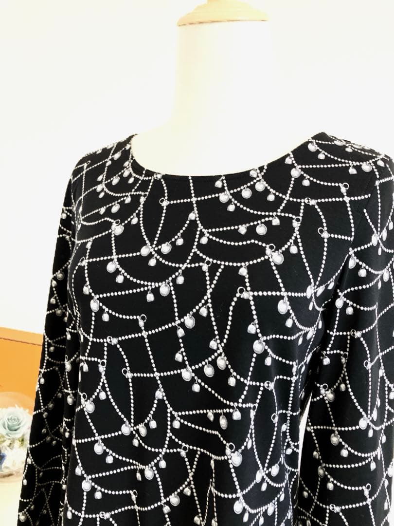 新品タグ付　HERMESワンピース　クルーネック　ブラック