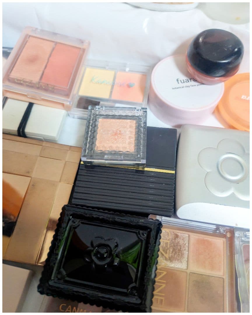 ま*み様 19 てんこ盛り 超大量!! 化粧品 大量まとめ売り コスメセット 見