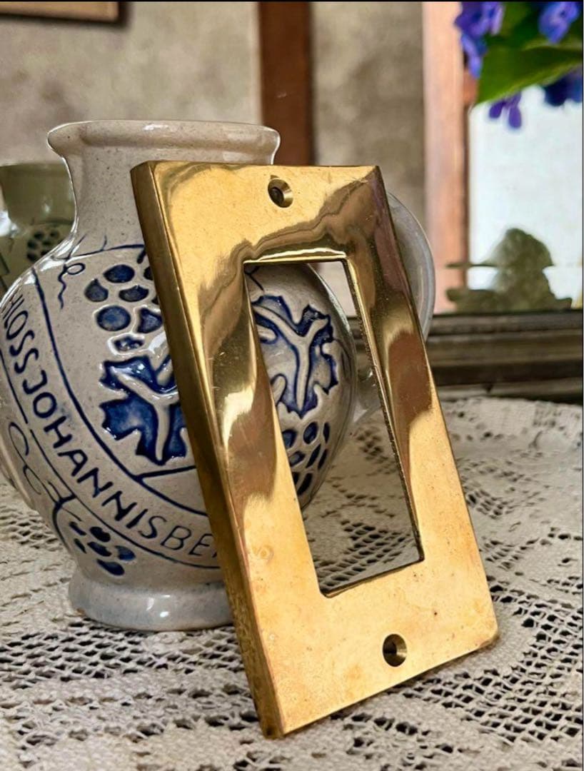 【英国製】真鍮コンセントプレート（13個）/ ビンテージ ・ ハンドメイド