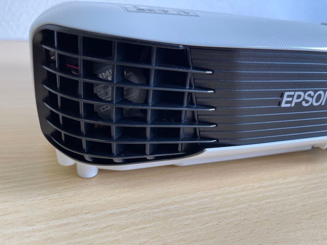 【ランプ使用時間 52H】EPSON ビジネス プロジェクター EB-S04