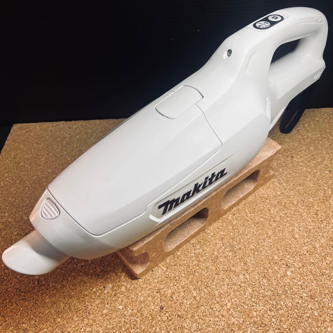 Makita充電式クリーナーCL107FDSHW充電器.バッテリー付属紙パック式