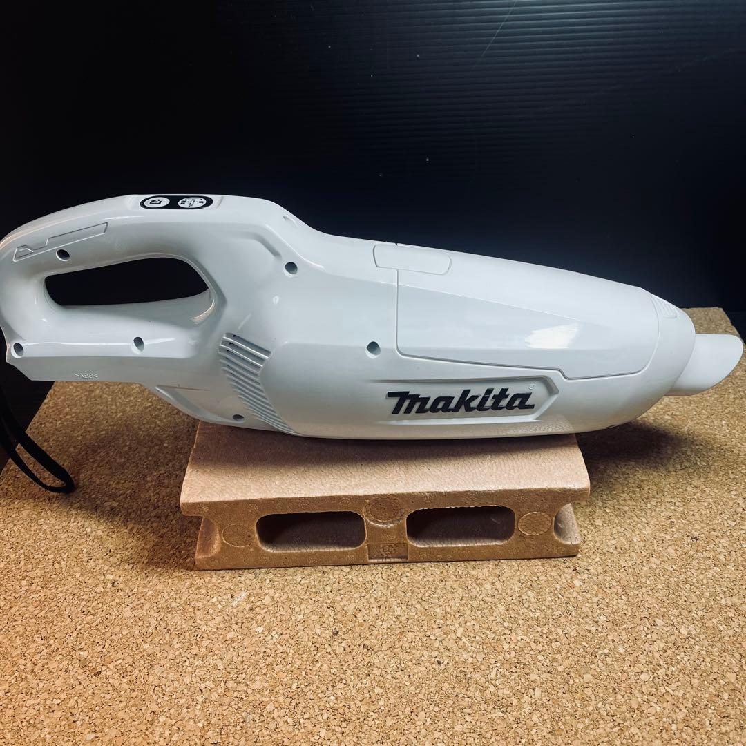 Makita充電式クリーナーCL107FDSHW充電器.バッテリー付属紙パック式