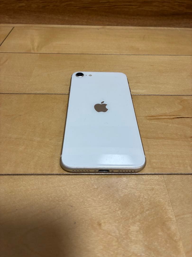 Apple iPhone SE 第3世代64GB バッテリー77%